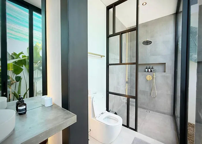 Baliwood - Luxury 3br - By The