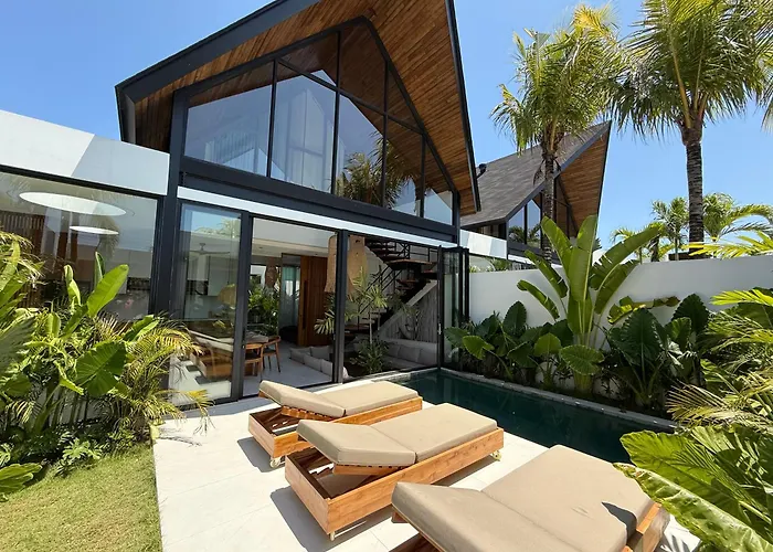 Baliwood - Luxury 3br - By The *